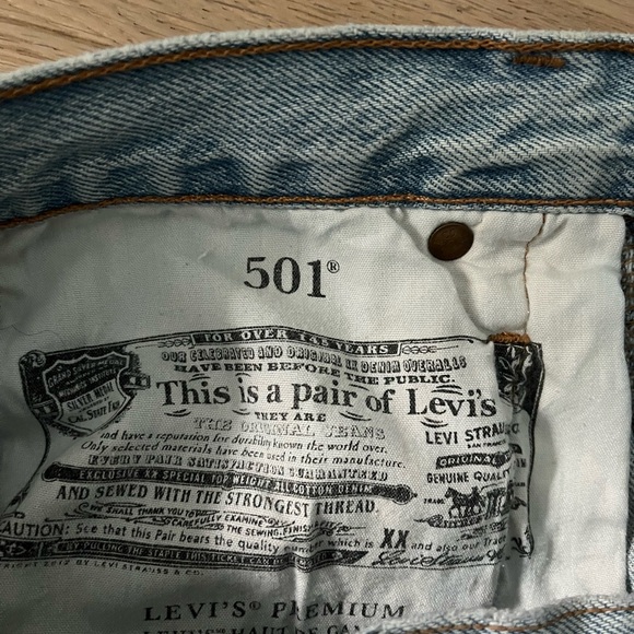 Levis 501 Jean shorts - Picture 5 of 5